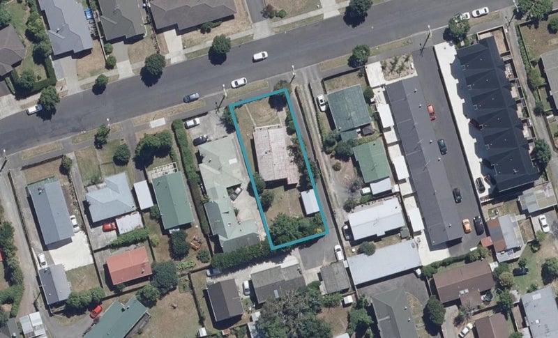 166 Old Farm Road, Hamilton East, Hamilton - Carousel 1