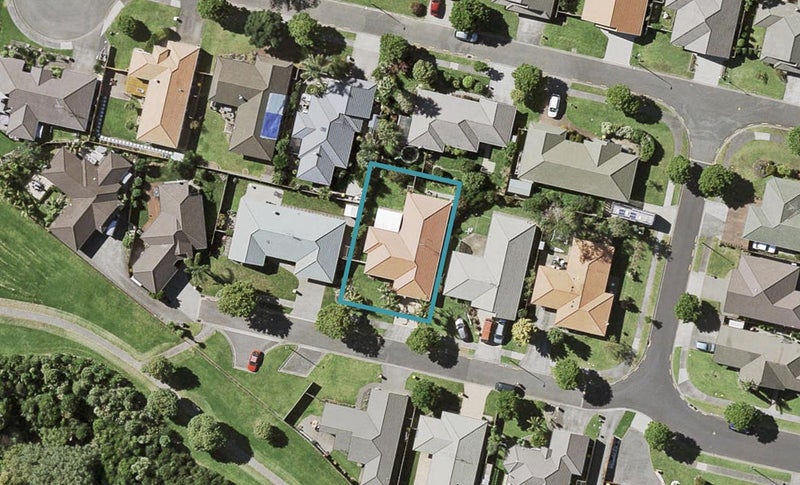 13 Morestead Avenue, Huntington Park, Auckland - Carousel 1