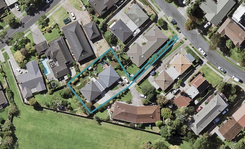 2/7 Rapallo Place, Farm Cove, Auckland - Carousel 1