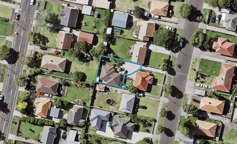 9 Kawiti Avenue, Point England, Auckland - Carousel 1