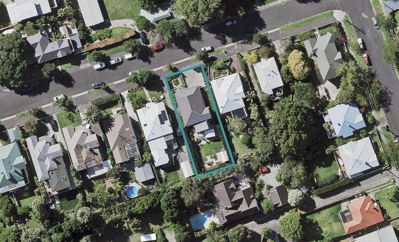 7 Allenby Avenue, Devonport, Auckland - Carousel 1