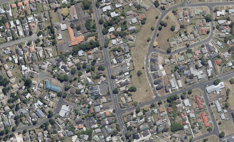 360 Peachgrove Road, Fairfield, Hamilton - Carousel 1