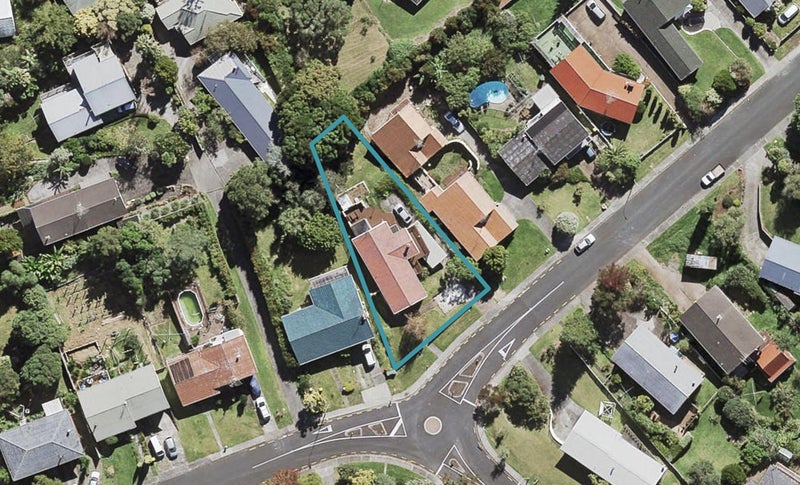 44 Marlborough Avenue, Glenfield, Auckland - Carousel 1