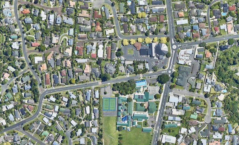 15 Sherwood Street, Otumoetai, Tauranga - Carousel 1