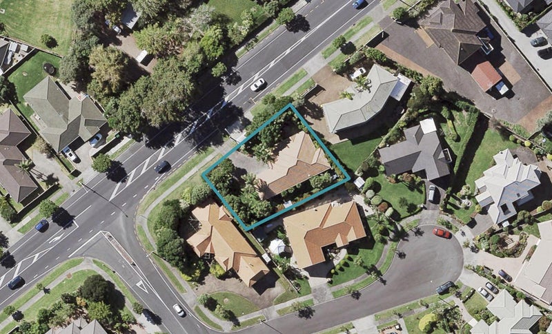 825 Chapel Road, Shamrock Park, Auckland - Carousel 1