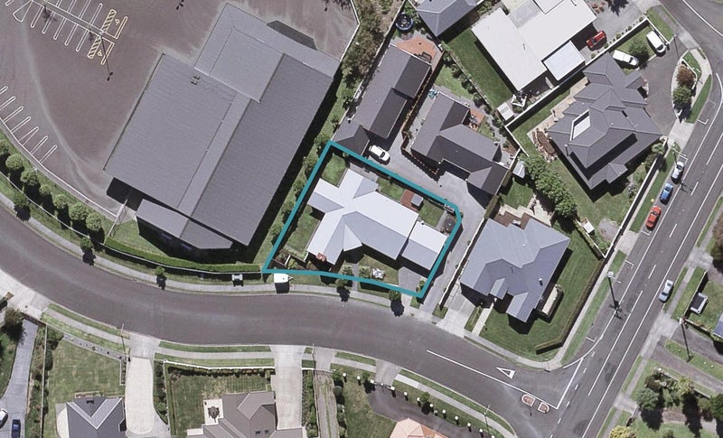 4 Portland Drive, Highlands Park, New Plymouth - Carousel 1