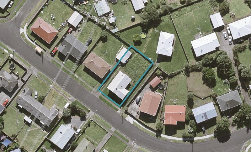 24 Marama Crescent, Spotswood, New Plymouth - Carousel 1