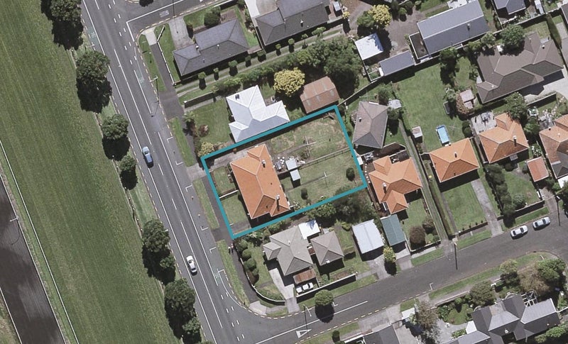 147 Coronation Avenue, Welbourn, New Plymouth - Carousel 1