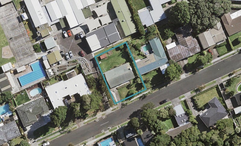 44 Walpole Avenue, Hillpark, Auckland - Carousel 1