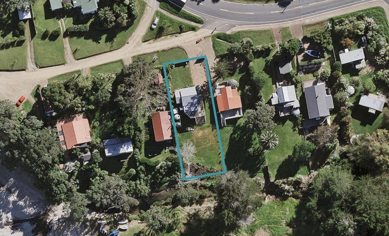 23 Mitchell Road, Surfdale, Waiheke Island - Carousel 1