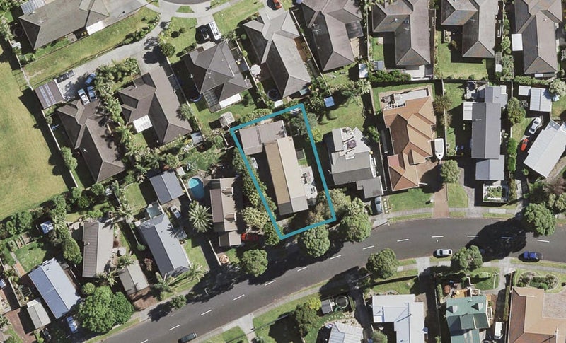 19 Hadley Wood Drive, Wattle Downs, Auckland - Carousel 1