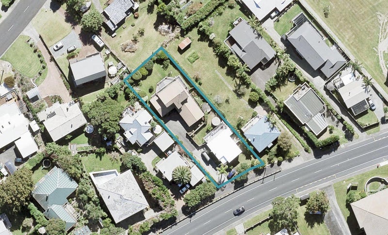 952B Whangaparaoa Road, Manly, Whangaparaoa - Carousel 1