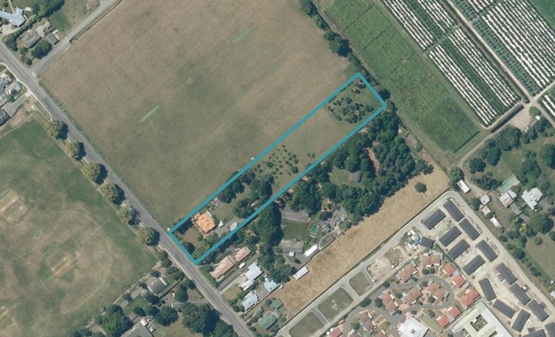 215 Lyndhurst Road, Frimley, Hastings - Carousel 1