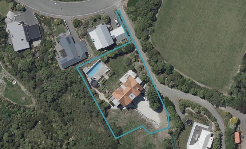 204 Cannon Hill Crescent, Mount Pleasant, Christchurch - Carousel 1