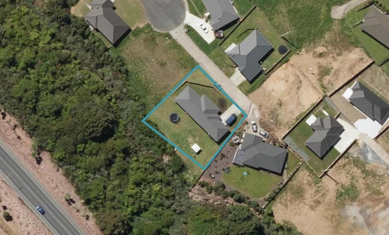22 Cole Terrace, Kamo, Whangarei - Carousel 1