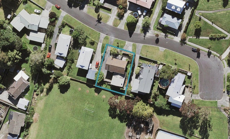 9 Hueglow Rise, West Harbour, Auckland - Carousel 1