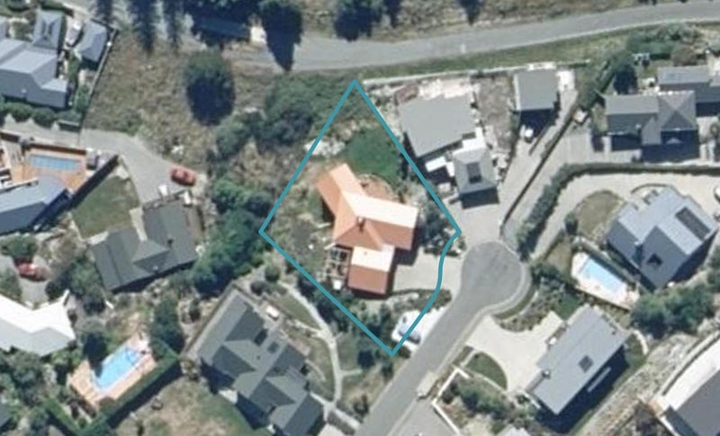 7 Elizabeth Place, Kelvin Heights, Queenstown - Carousel 1