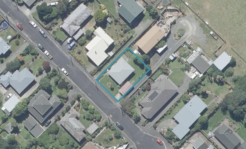 8 Fairview Terrace, Sawyers Bay, Port Chalmers - Carousel 1