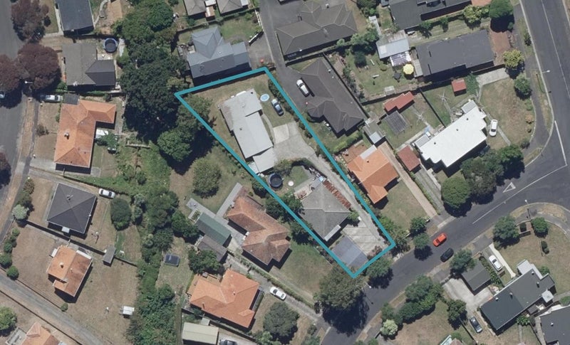 7 Bledisloe Terrace, Hamilton East, Hamilton - Carousel 1