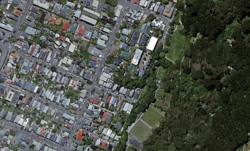 6 Bosworth Terrace, Mount Victoria, Wellington - Carousel 1