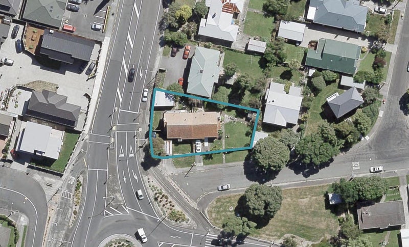 1/1 Pohutukawa Street, Woburn, Lower Hutt - Carousel 1