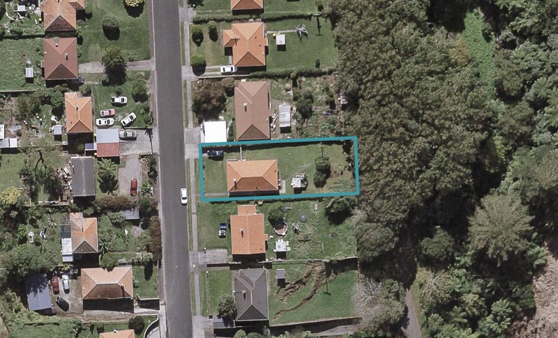 25 Glenpark Avenue, Frankleigh Park, New Plymouth - Carousel 1