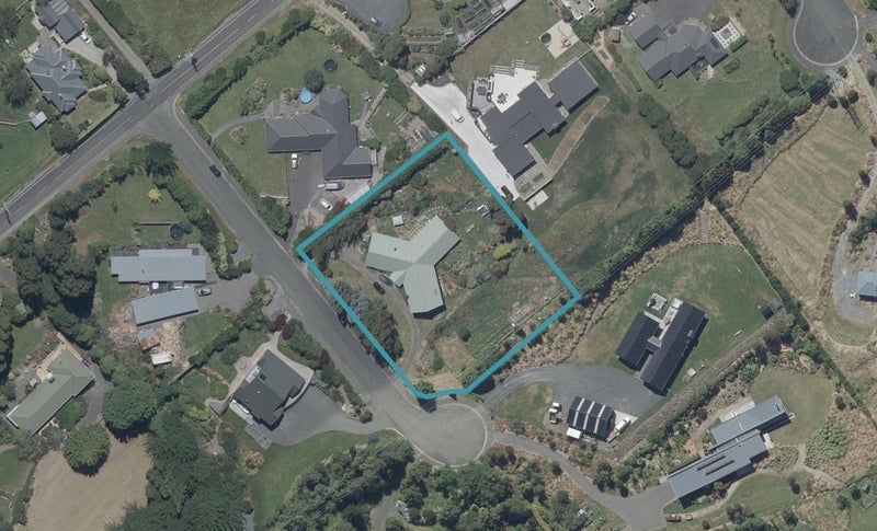 3 Caleb Place, Helensburgh, Dunedin - Carousel 1