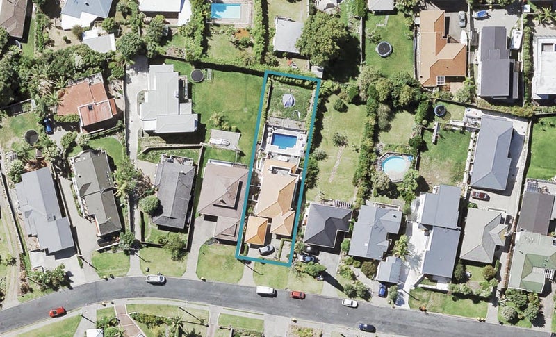 24 Braemar Road, Rothesay Bay, Auckland - Carousel 1