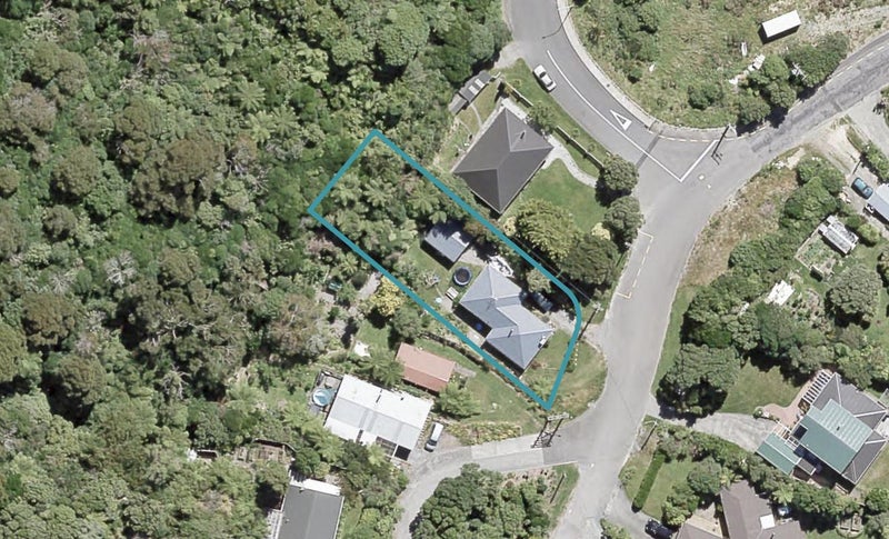 240 Park Road, Belmont, Lower Hutt - Carousel 1
