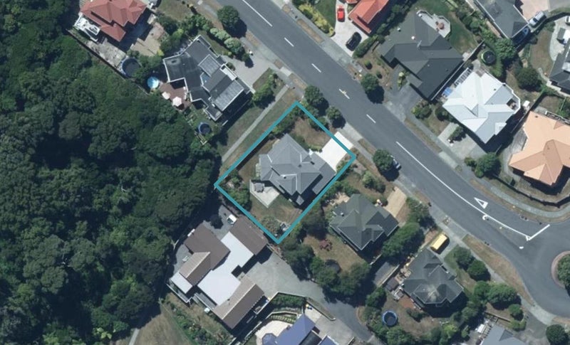 52 Joseph Banks Drive, Whitby, Porirua - Carousel 1
