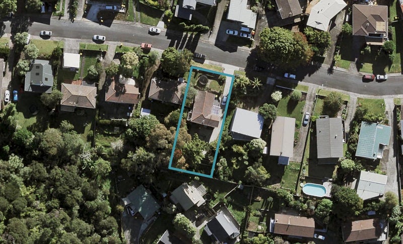 16 Finn Place, Totara Vale, Auckland - Carousel 1