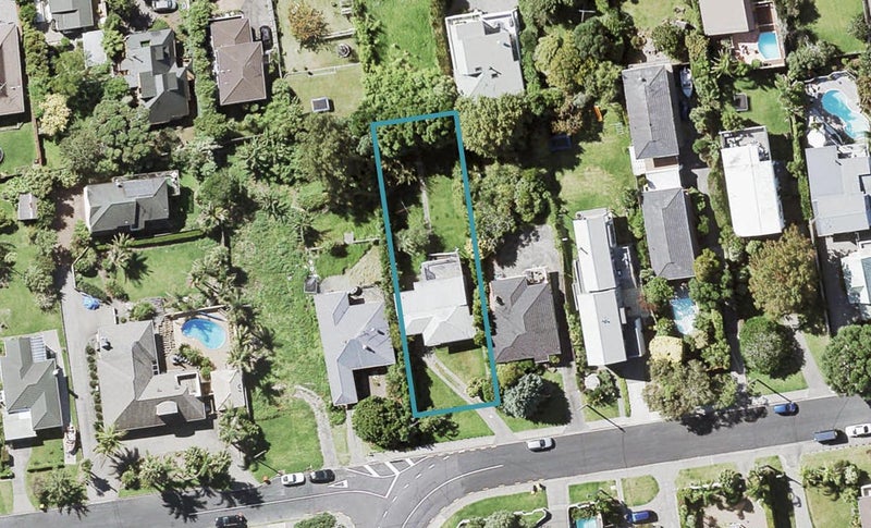 4 Garadice Road, Rothesay Bay, Auckland - Carousel 1