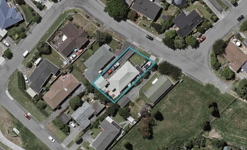 6 Gabriel Street, Raumati Beach, Paraparaumu - Carousel 1