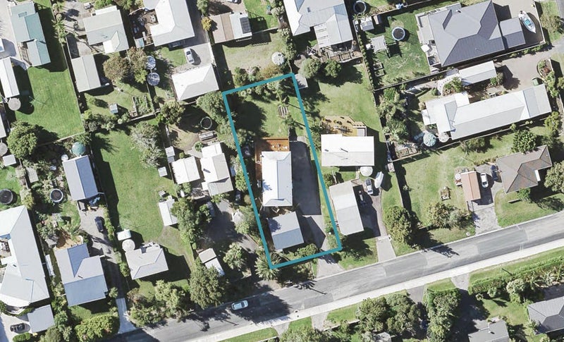 18 Third View Avenue, Beachlands, Auckland - Carousel 1