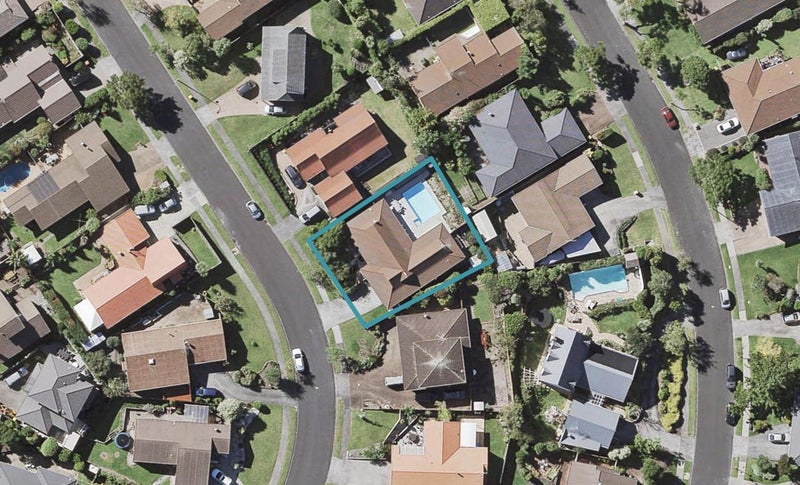9 St Simon Place, Botany Downs, Auckland - Carousel 1