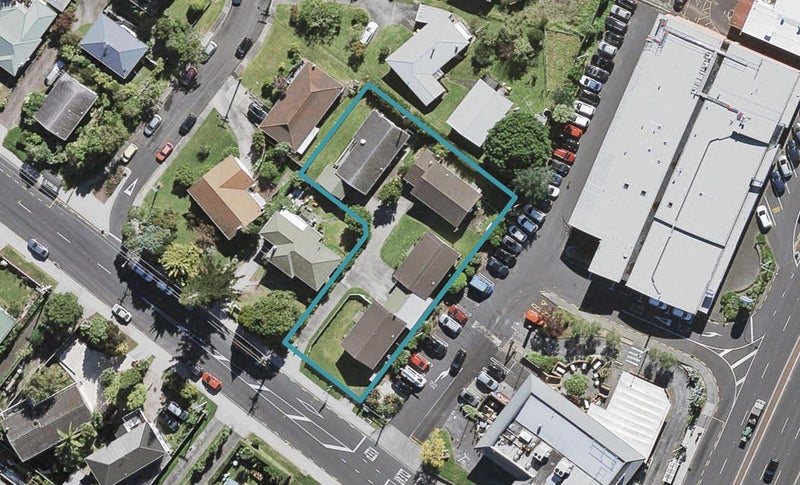4/7 Kaipatiki Road, Glenfield, Auckland - Carousel 1