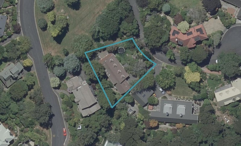 18 Garden Place, Glenleith, Dunedin - Carousel 1