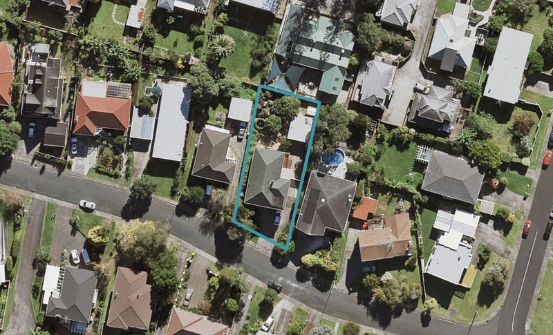 9 James Evans Drive, Northcote, Auckland - Carousel 1