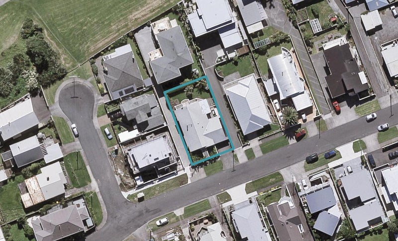 15 Hamblyn Street, Strandon, New Plymouth - Carousel 1