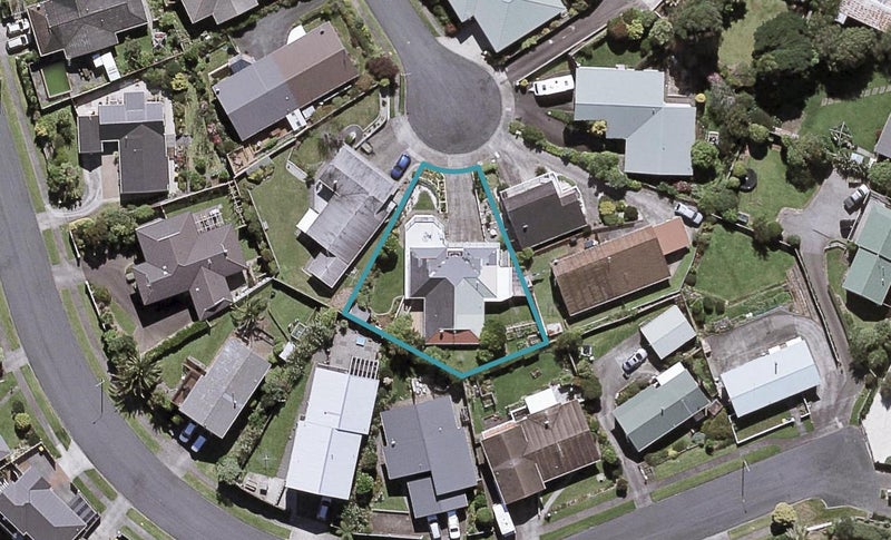 8 Renown Place, Spotswood, New Plymouth - Carousel 1