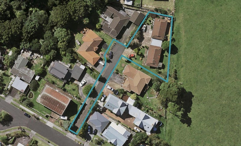 1/21 Hurstbourn Priors, Goodwood Heights, Auckland - Carousel 1