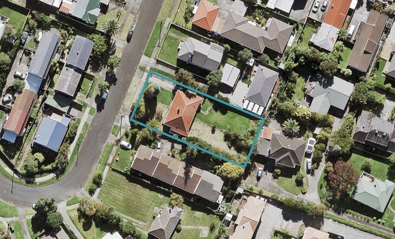 25 Craigbank Avenue, New Lynn, Auckland - Carousel 1