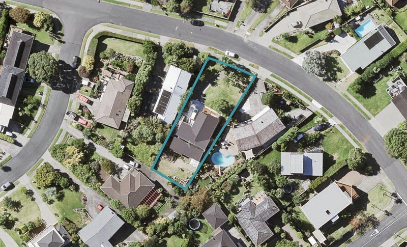12 Charles Dickens Drive, Mellons Bay, Auckland - Carousel 1