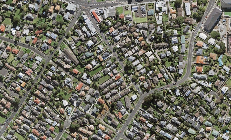 2/11 Hayr Road, Three Kings, Auckland - Carousel 1
