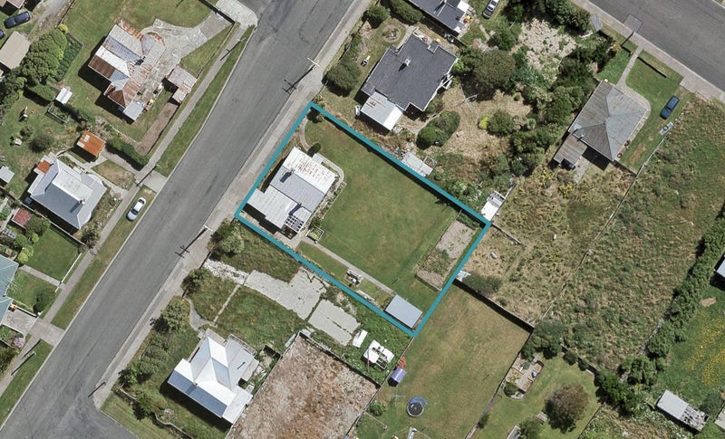 42 Henderson Street, Bluff - Carousel 1