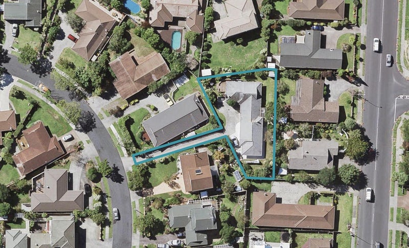 2/16 Fieldstone Court, Northpark, Auckland - Carousel 1