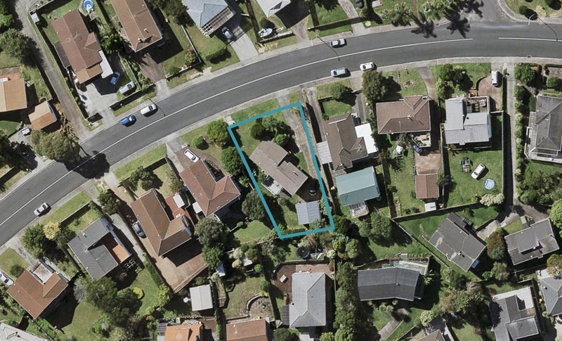 31 Athena Drive, Totara Vale, Auckland - Carousel 1