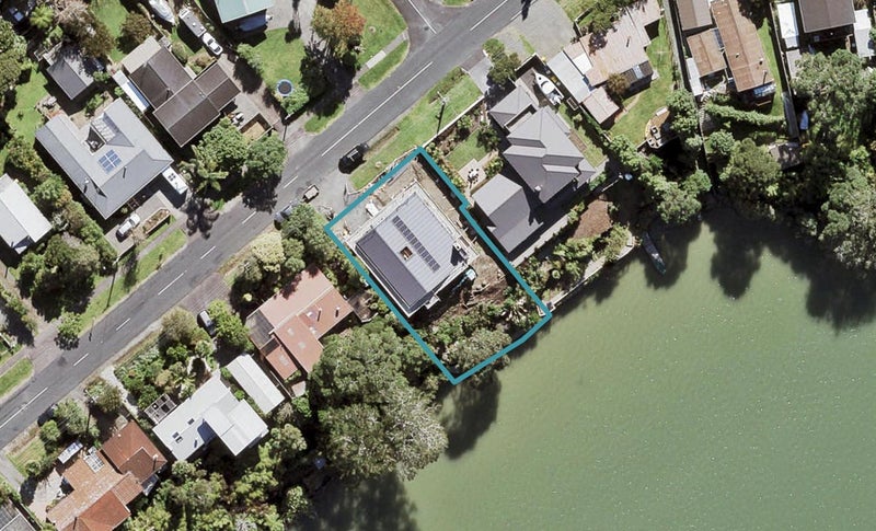 35 Ferry Parade, Herald Island, Auckland - Carousel 1