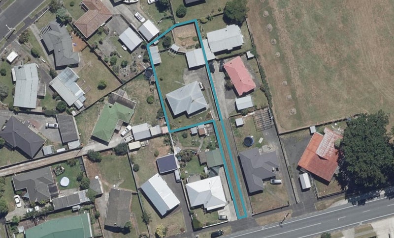 48 Collins Road, Melville, Hamilton - Carousel 1