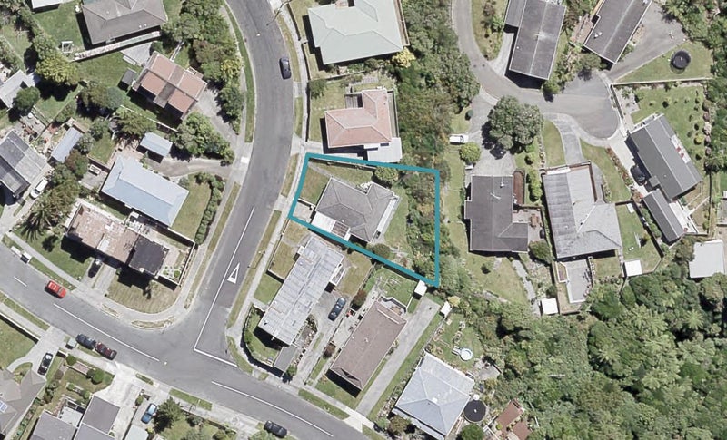 32 Wisteria Grove, Maungaraki, Lower Hutt - Carousel 1